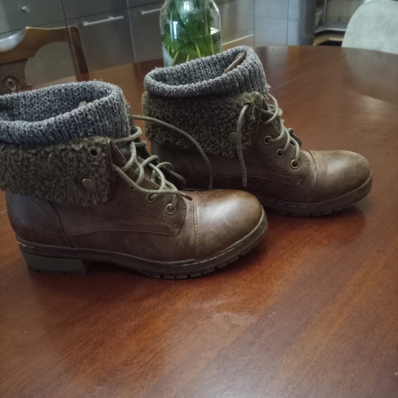 Coolway Brown Ankle Boots with Gray Knit Cuff - Picture 3 of 6